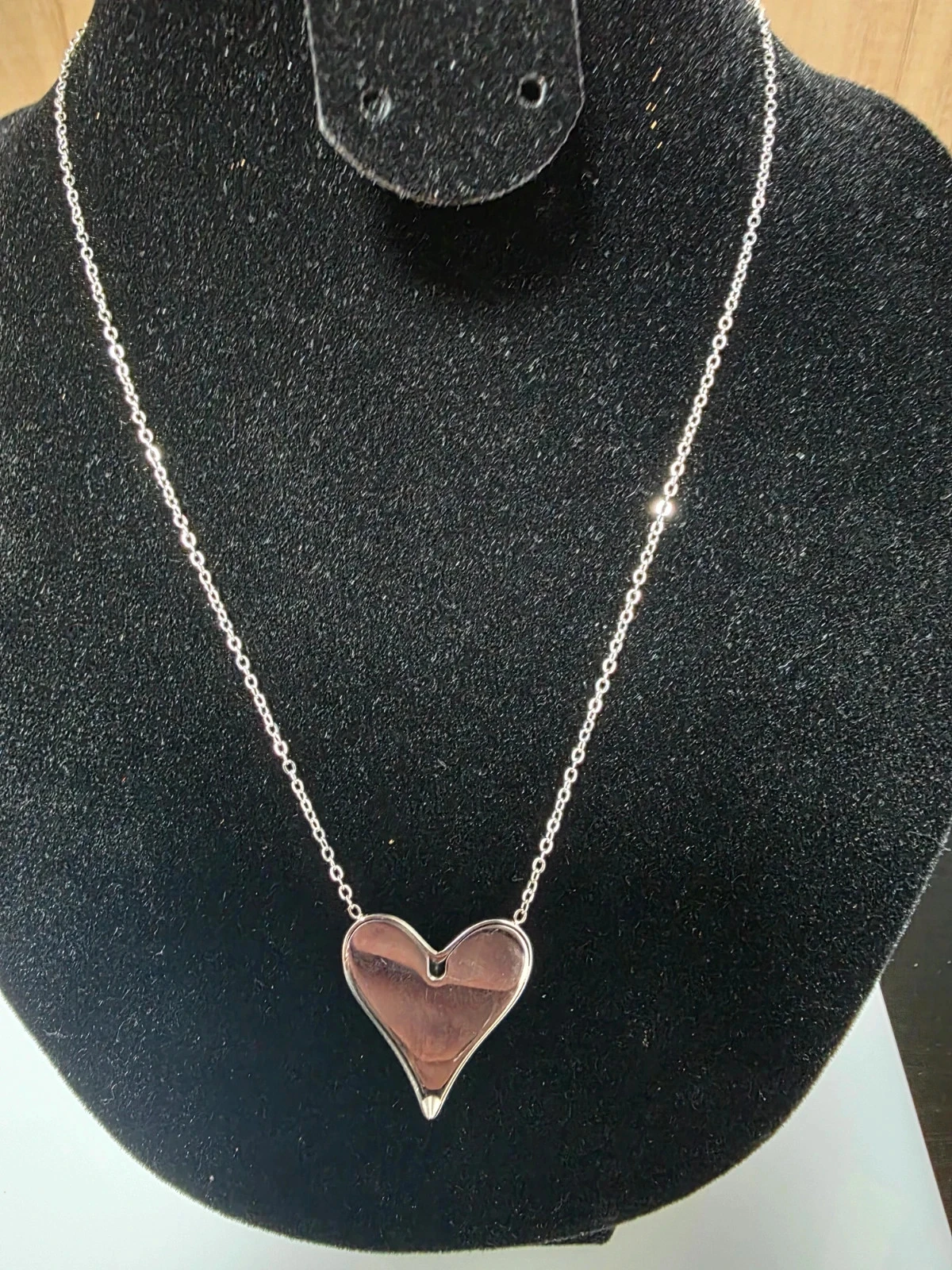 Silver-tone Steel Heart Necklace - Articles de Paris – photo 3